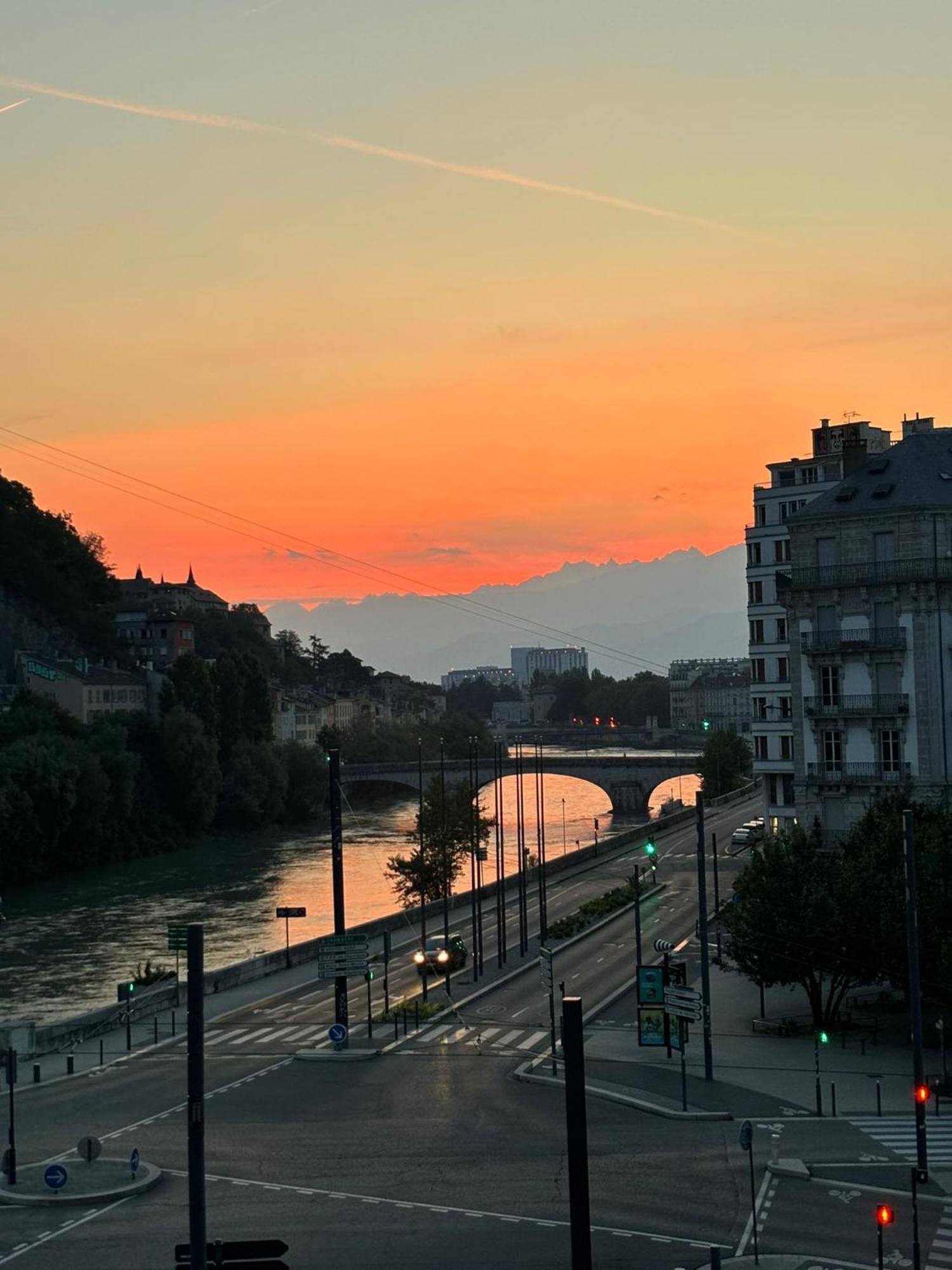 Le Telepherique, Vue Bastille, 6 Pers, 300 M Gare Grenoble Exterior photo
